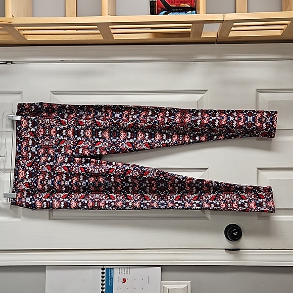 LULAROE TC LEGGINGS - Picture 1 of 5